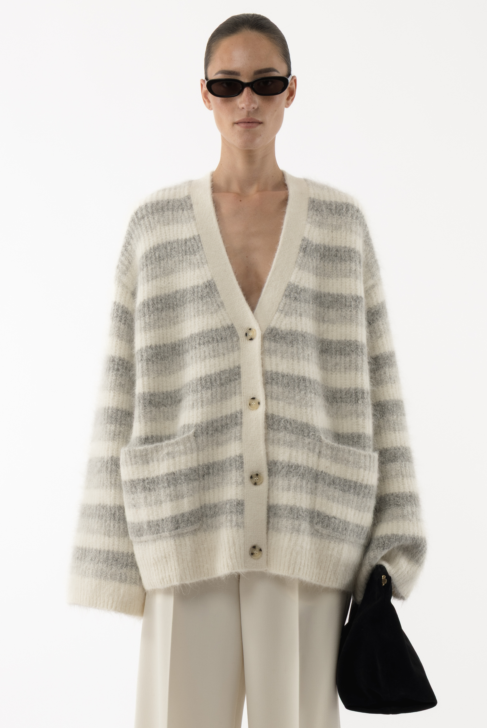 Knitted Oversize Cardigan - Arakii