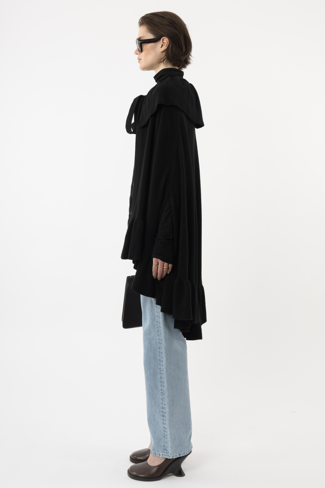 Knitted Ruffle Cape - Arakii