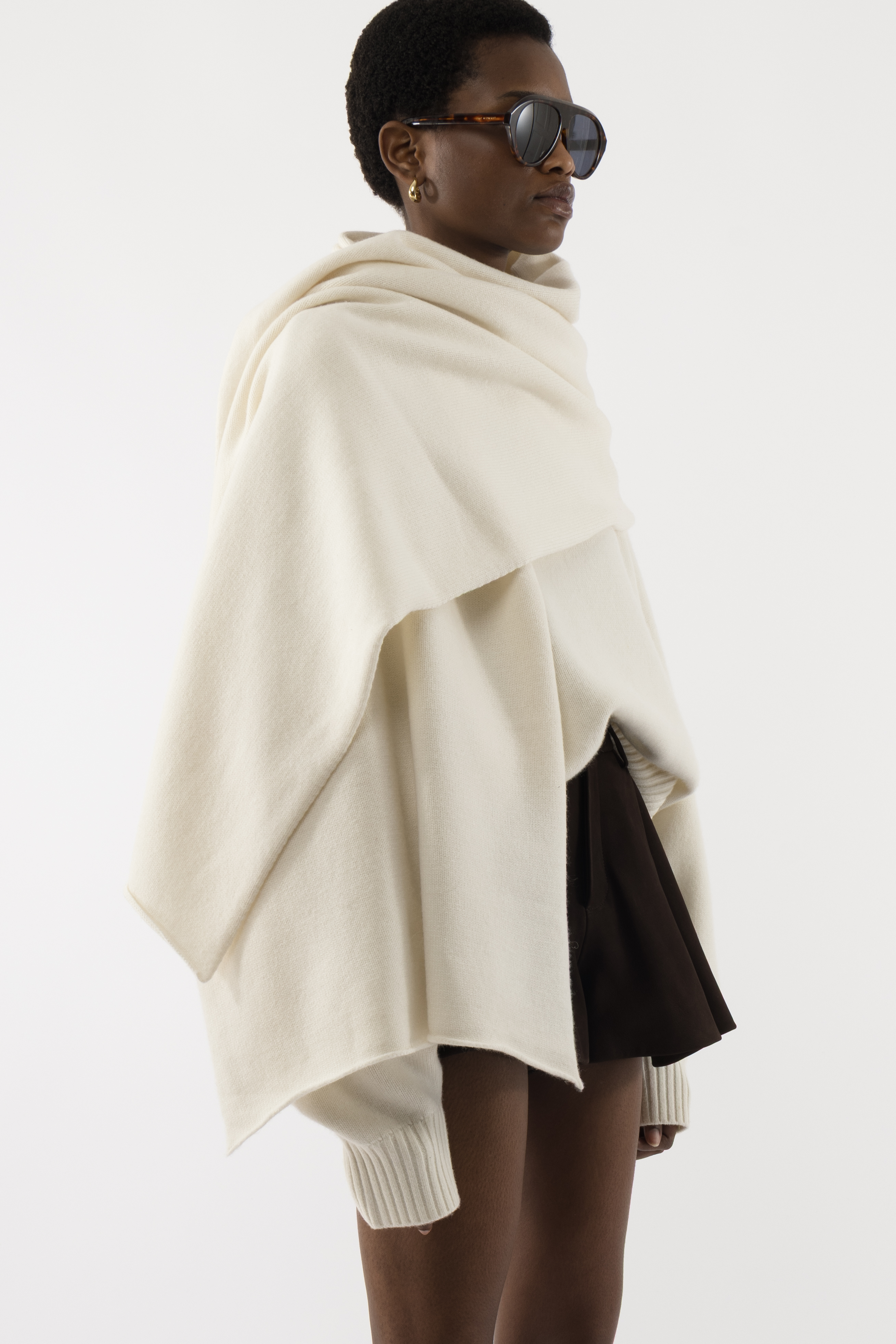 Arakii Knitted Scarf In White