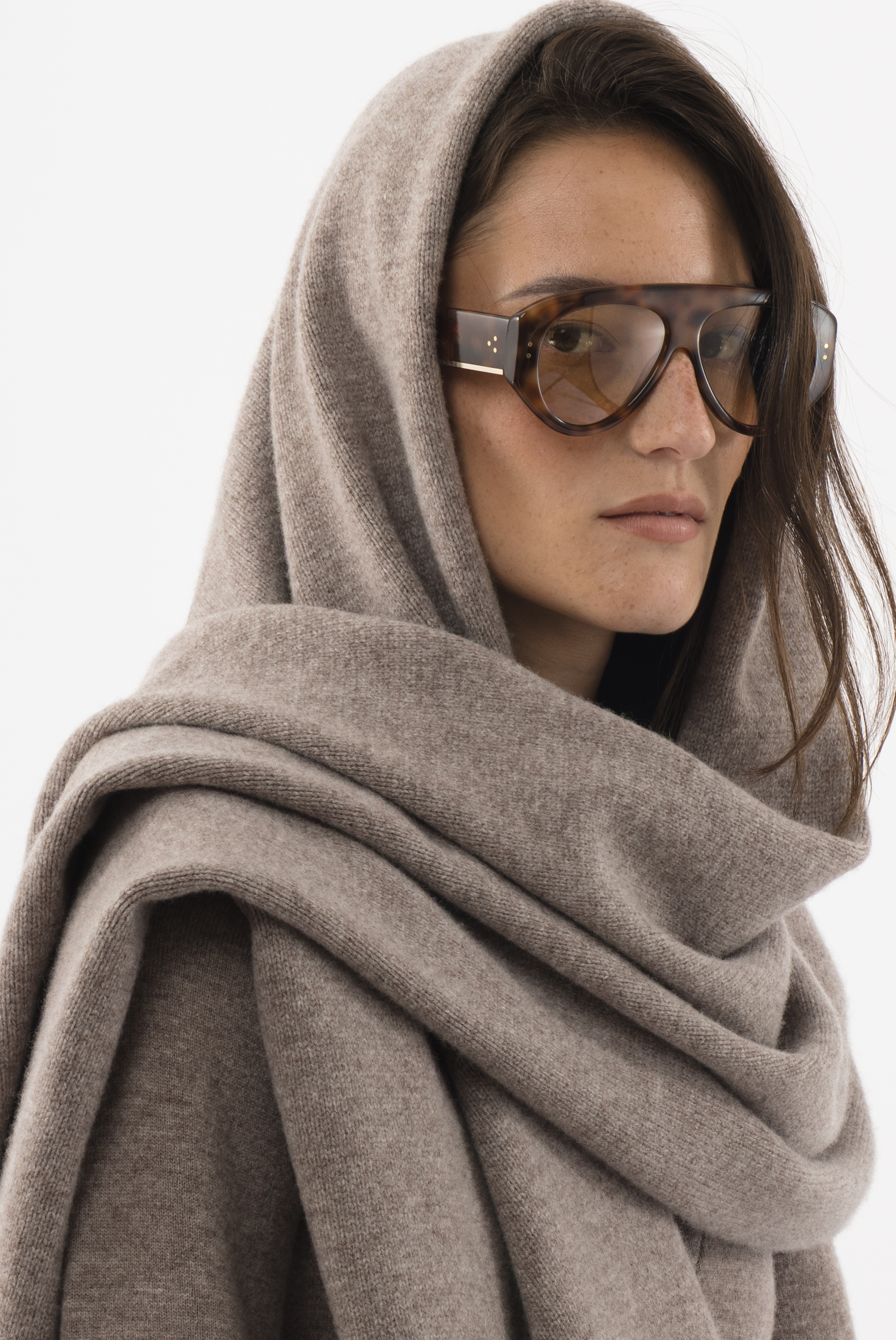Arakii Knitted Scarf In Gray