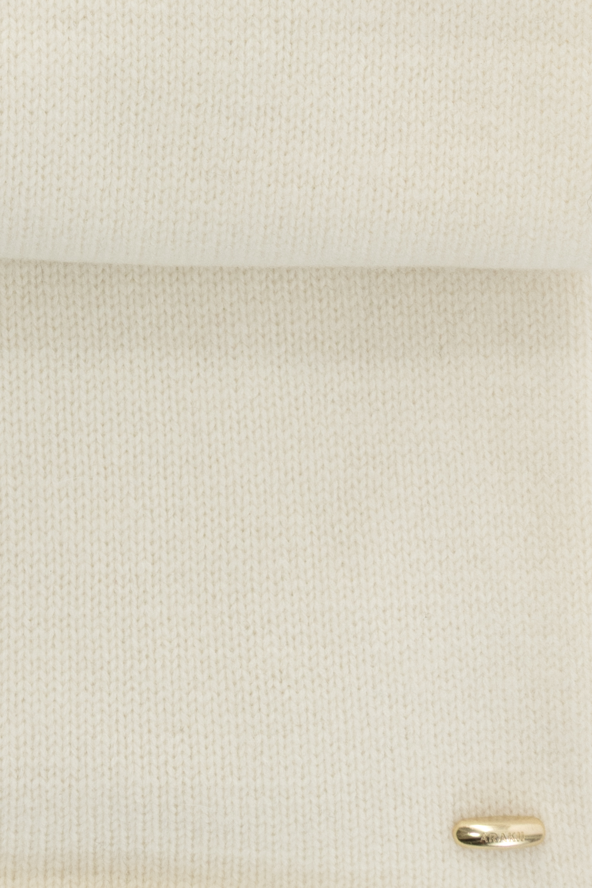 Arakii Knitted Scarf In White