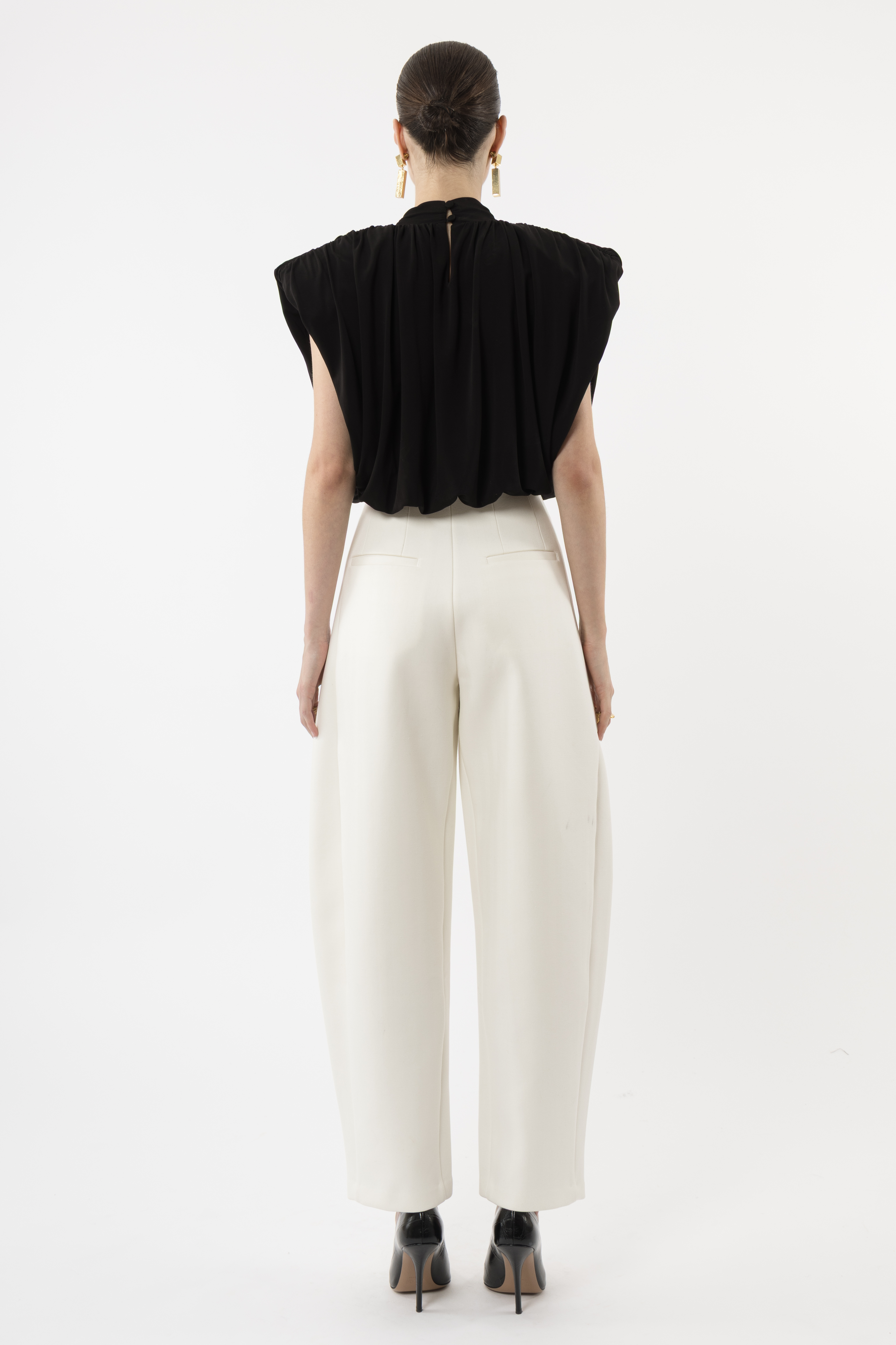 Arakii Balloon Tank Top In Black