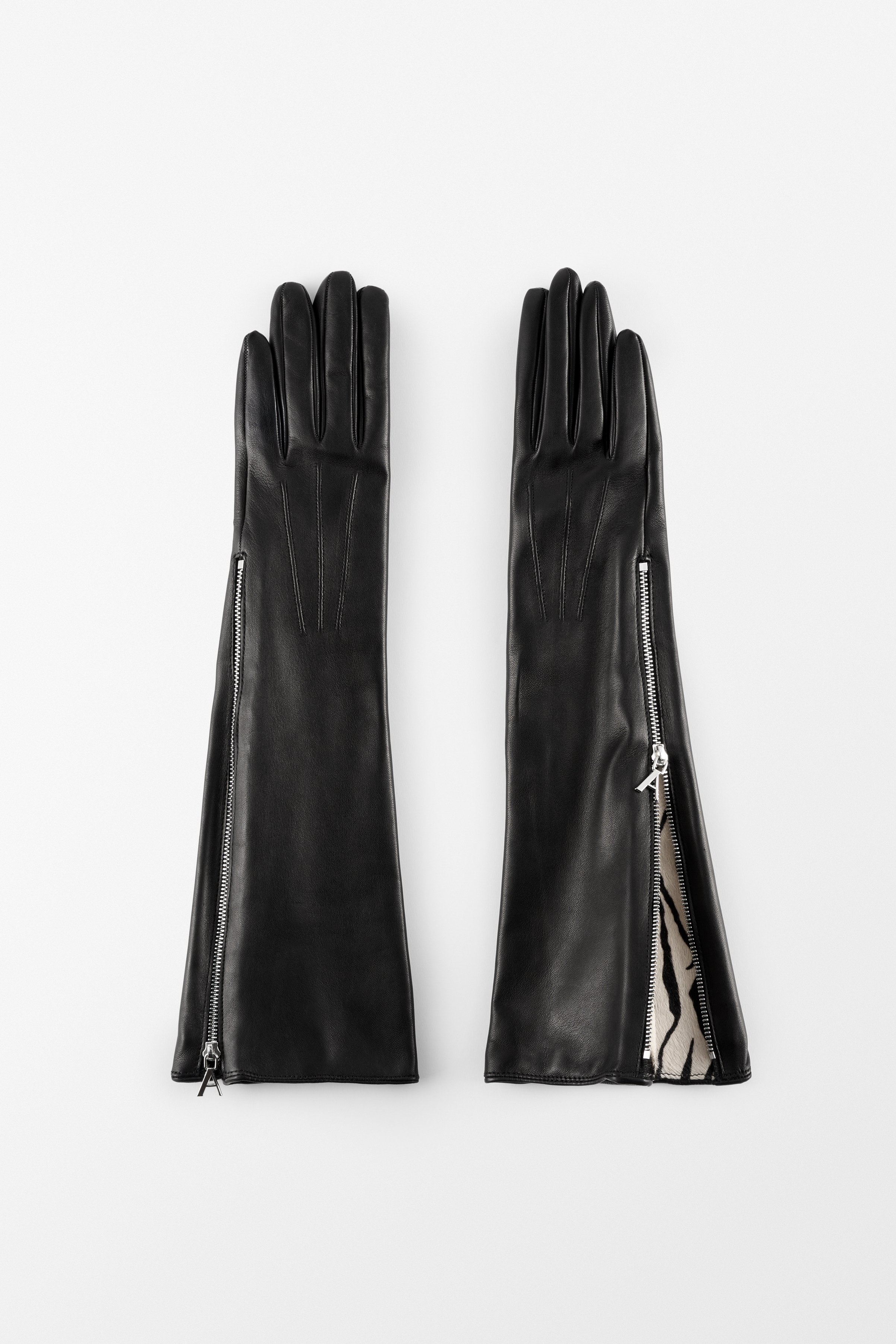 Arakii Leather Gloves In Black
